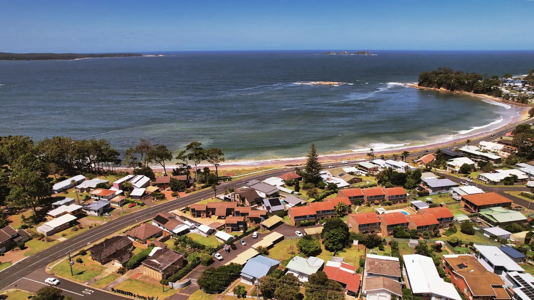 Beachfront — Batehaven — photograph 2