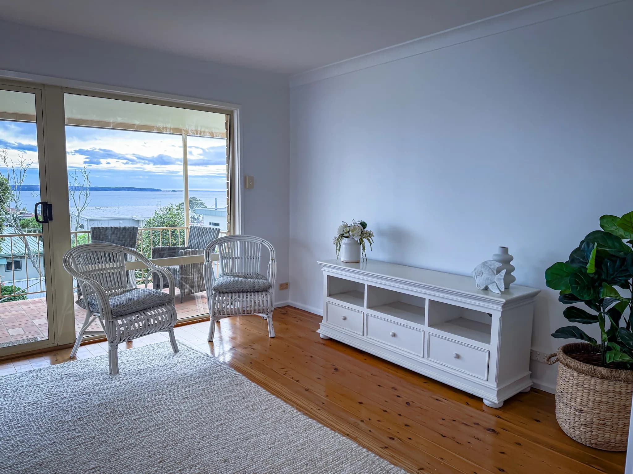 Coastal Home — Batehaven — photograph 3