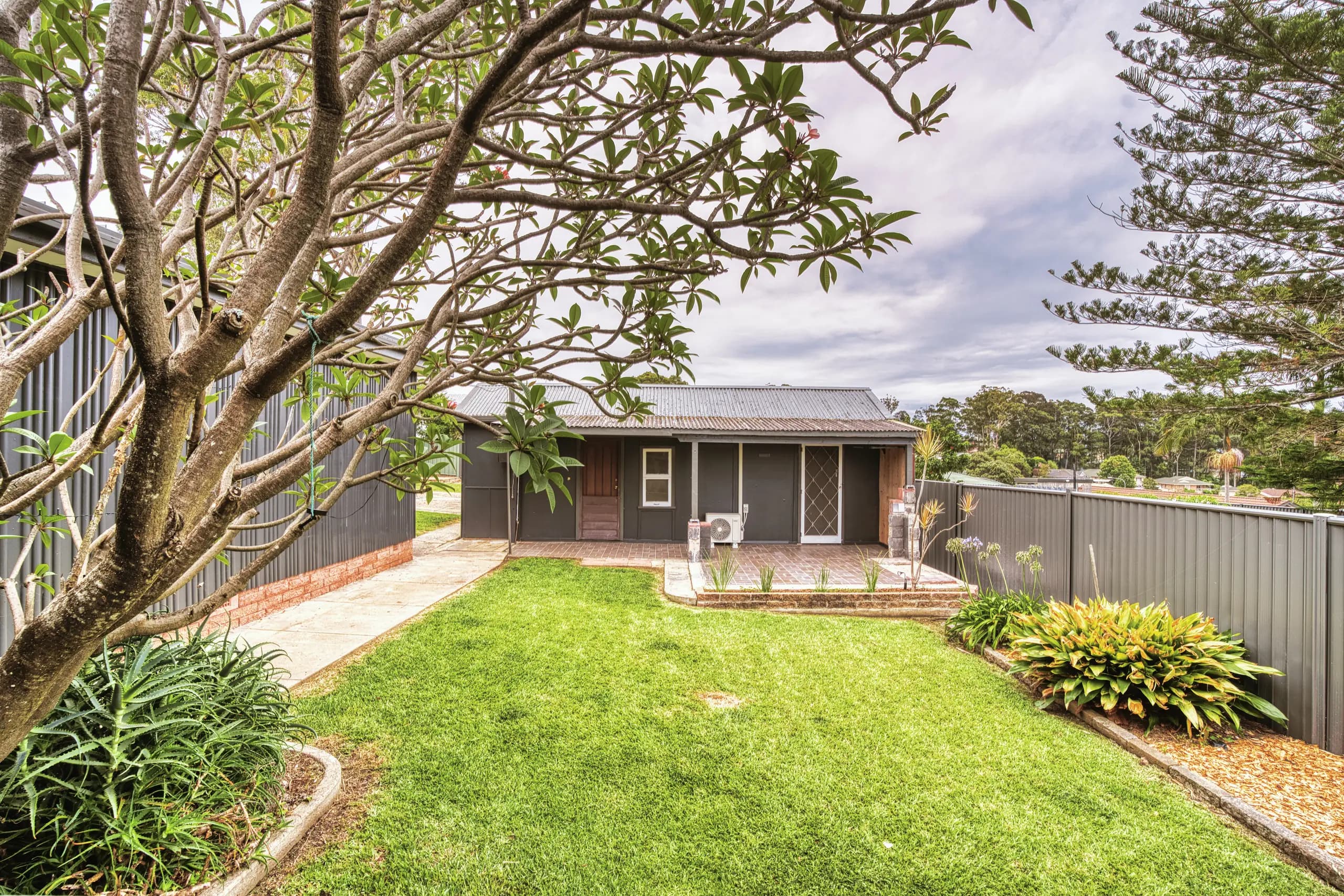 Beachside Home — Denhams Beach — photograph 4